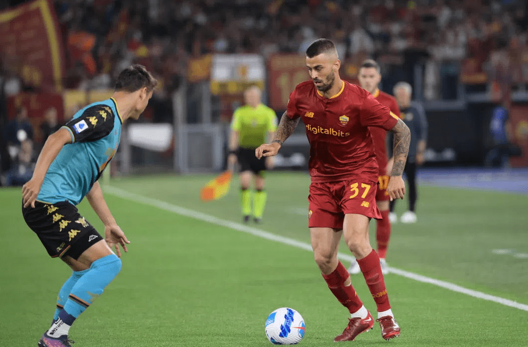 爱游戏APP-关于罗马训练开放日，赛前临场应变引欢呼，NBA常规赛在即，球队文化再被提及的信息